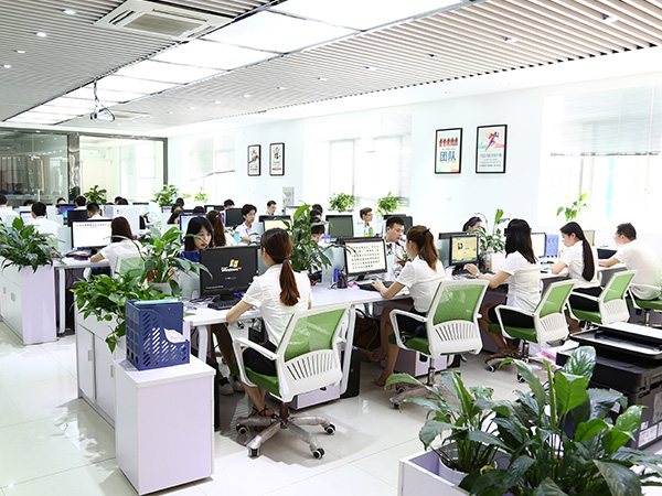 青青草视频影院辦公室員工風采